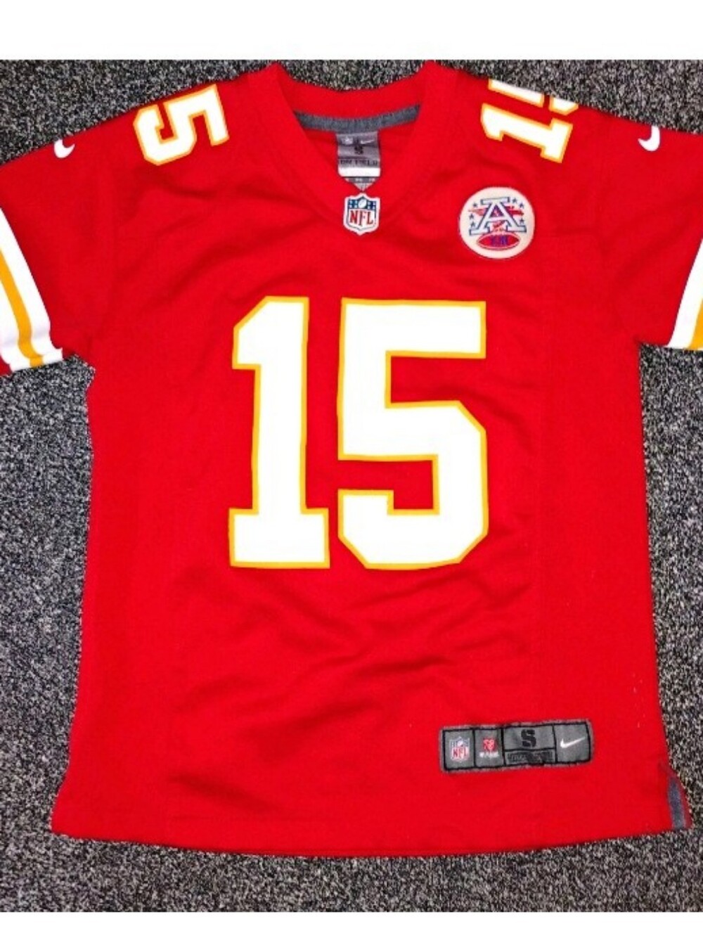 Nike NFL Kansas City Chiefs Patrick Mahomes #15 Red Jersey Boys Size S